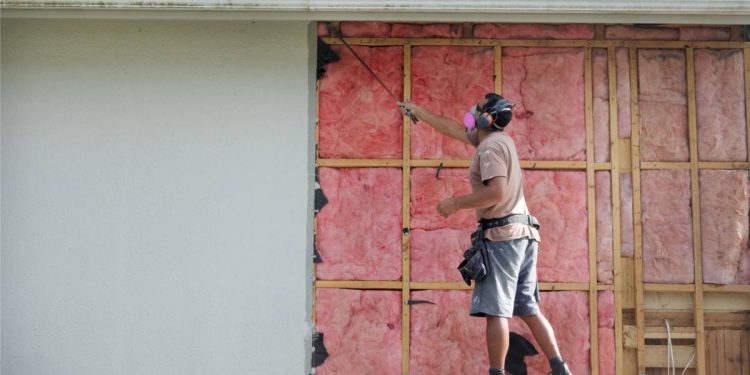 Rénovation de maison ancienne : pourquoi commencer par l’ITE ?