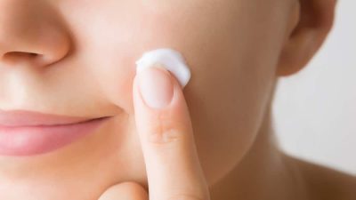 application-creme-visage